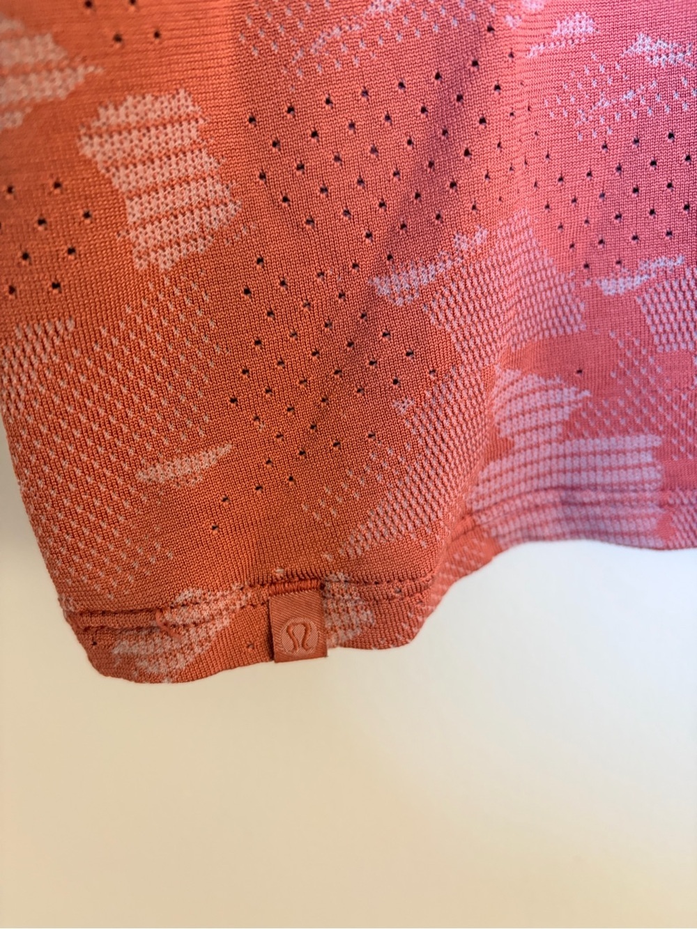 Lululemon Train To Be short sleeve Training T-shirt - Picture 4 of 4